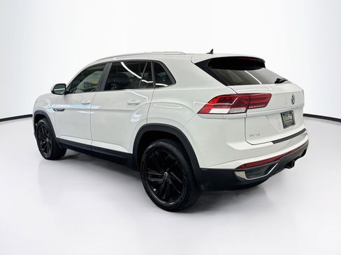 Used 2023 Volkswagen Atlas Cross Sport SE w/ Panoramic Sunroof Package FWD image 5