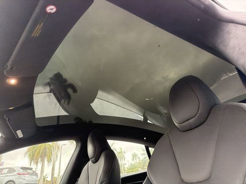 Used 2022 Tesla Model S image 27