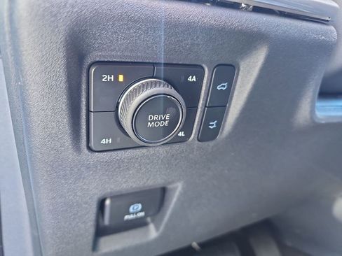 Used 2025 Ford Expedition Platinum w/ Driver's Package image 14