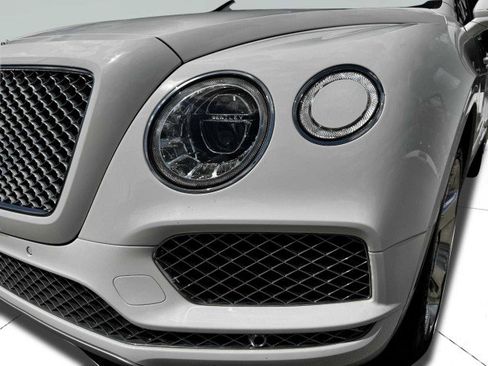Used 2017 Bentley Bentayga image 10