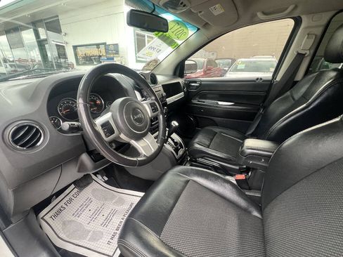 Used 2017 Jeep Compass Latitude AWD/4WD image 16