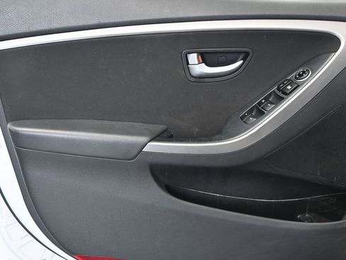 Used 2016 Hyundai Elantra GT image 22