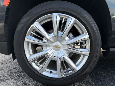 Used 2022 Chevrolet Tahoe High Country image 3