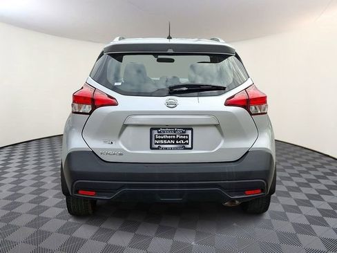 Used 2019 Nissan Kicks S image 6