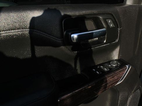 Used 2020 GMC Sierra 1500 Elevation RWD image 9