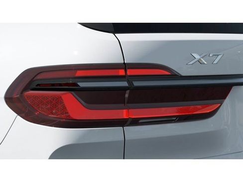 New 2027 BMW X7 xDrive40i w/ Premium Package AWD/4WD image 8