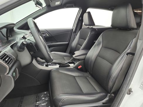 Used 2016 Honda Accord Sport image 13