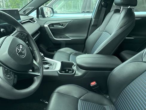 Used 2023 Toyota RAV4 XSE AWD/4WD image 4