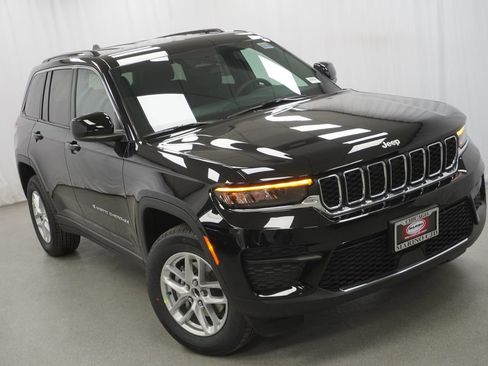 New 2026 Jeep Grand Cherokee Laredo AWD/4WD image 8