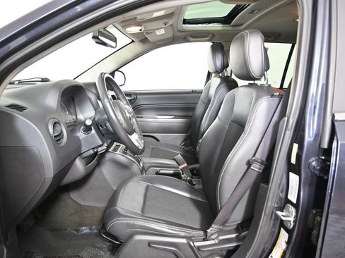 Used 2014 Jeep Compass Latitude w/ Sun/Sound Group AWD/4WD image 20