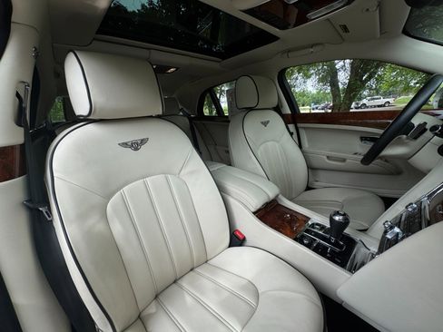 Used 2013 Bentley Mulsanne w/ Rear Entertainment Pkg image 24