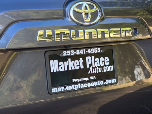 Used 2016 Toyota 4Runner SR5 image 11