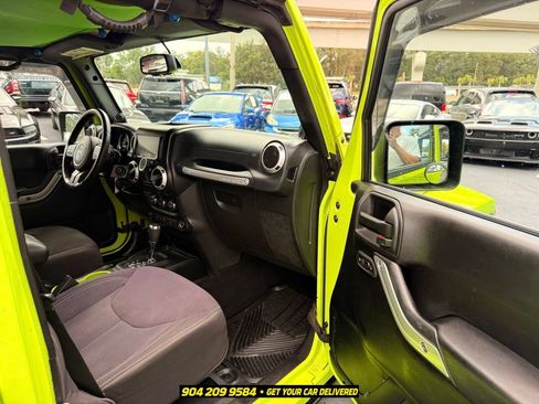 Used 2013 Jeep Wrangler Unlimited Sahara w/ Dual Top Group AWD/4WD image 34
