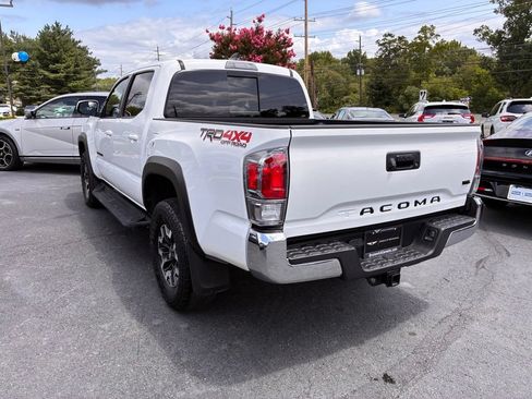 Used 2023 Toyota Tacoma TRD Off-Road w/ Black Out Package (TMS) AWD/4WD image 5