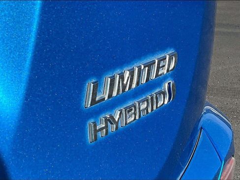 Certified 2018 Toyota RAV4 Limited image 8