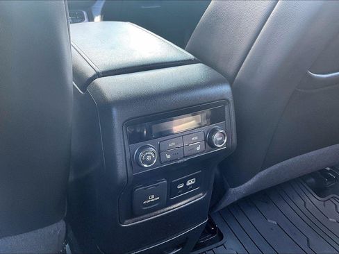 Used 2021 GMC Acadia AT4 w/ Technology Package AWD/4WD image 11