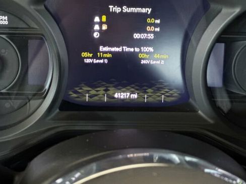 Used 2024 Jeep Wrangler Unlimited Sahara image 22