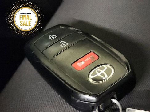 Used 2024 Toyota Tacoma SR image 31