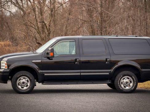 Used 2005 Ford Excursion Limited image 4