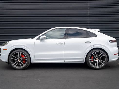 Used 2026 Porsche Cayenne S AWD/4WD image 2