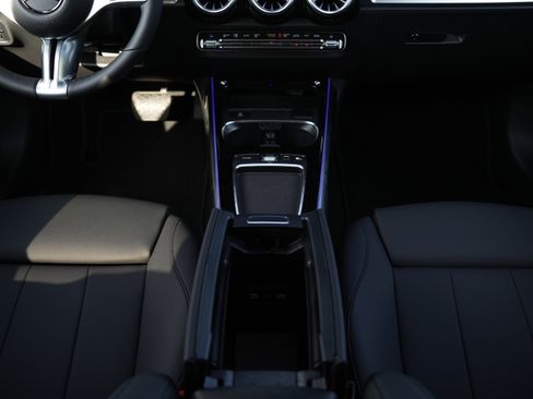 New 2026 Mercedes-Benz GLB 250 4MATIC image 30