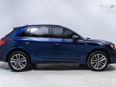 Used 2022 Audi Q3 2.0T Premium w/ Black Optic Sport Package image 8