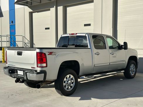 Used 2011 GMC Sierra 2500 SLT w/ SLT Convenience Package image 5