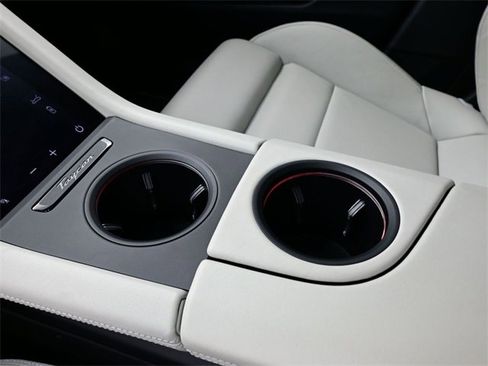 Certified 2024 Porsche Taycan GTS image 18
