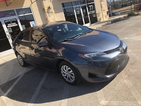 Used 2017 Toyota Corolla LE FWD image 9