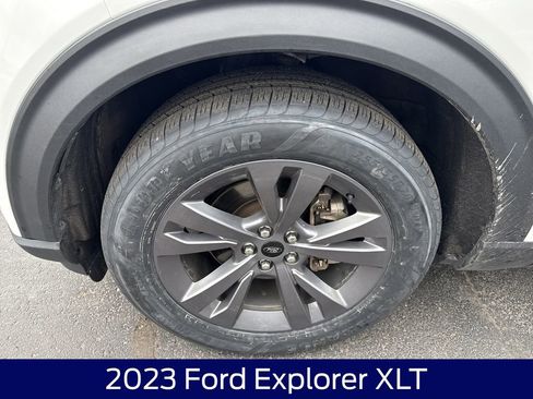 Used 2023 Ford Explorer XLT w/ Equipment Group 202A AWD/4WD image 11