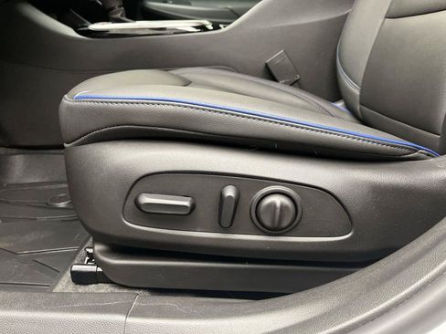 Certified 2024 Buick Envista Sport Touring w/ Convenience I Package FWD image 9