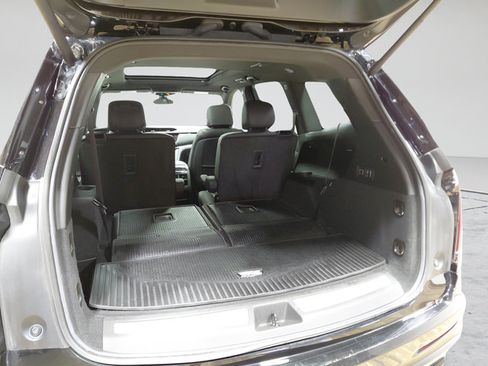 Used 2024 Cadillac XT6 Sport w/ LPO, Floor Liner Package AWD/4WD image 19