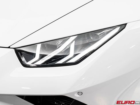 Used 2021 Lamborghini Huracan EVO RWD image 12