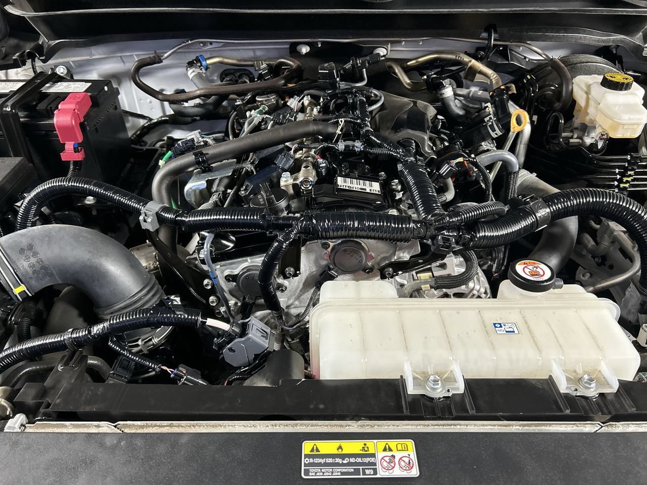 Used 2025 Toyota Tacoma SR5 AWD/4WD image 11