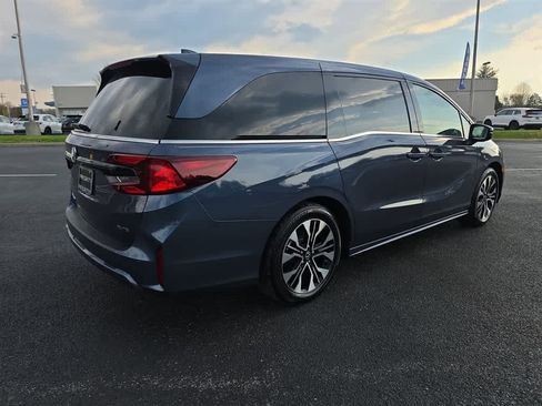 Used 2025 Honda Odyssey Elite image 11