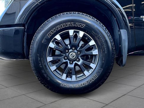 Used 2017 Nissan Titan PRO-4X w/ Pro-4x Convenience Package image 10