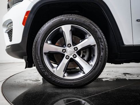 Used 2023 Jeep Grand Cherokee 4WD 4xe image 13