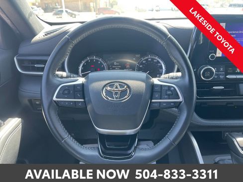 Used 2023 Toyota Highlander XSE image 24