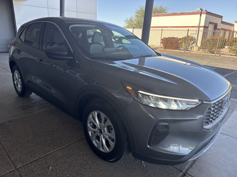 Used 2024 Ford Escape Active w/ Tech Pack #1 image 3