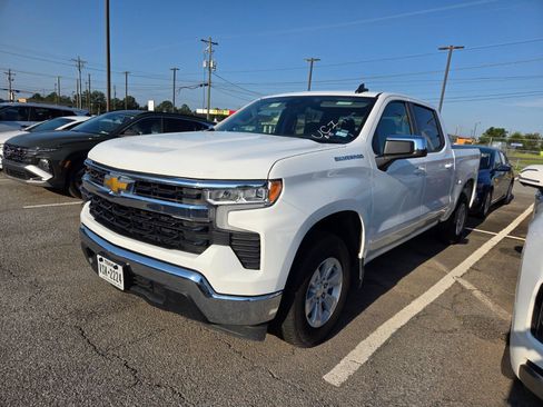 Used 2025 Chevrolet Silverado 1500 LT RWD image 3