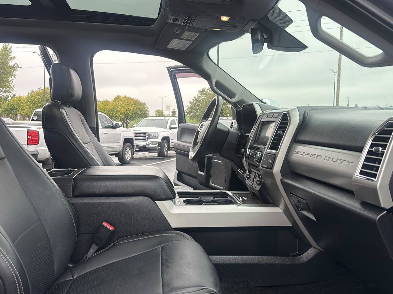 Used 2017 Ford F250 Lariat w/ Lariat Ultimate Package AWD/4WD image 34