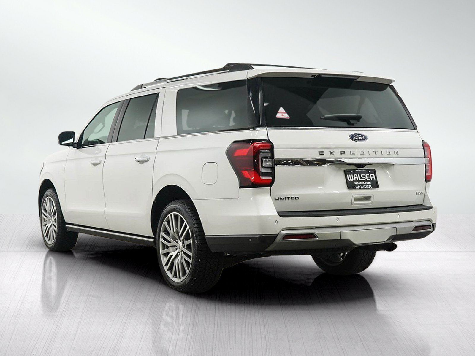Used 2022 Ford Expedition Max Limited AWD/4WD image 3