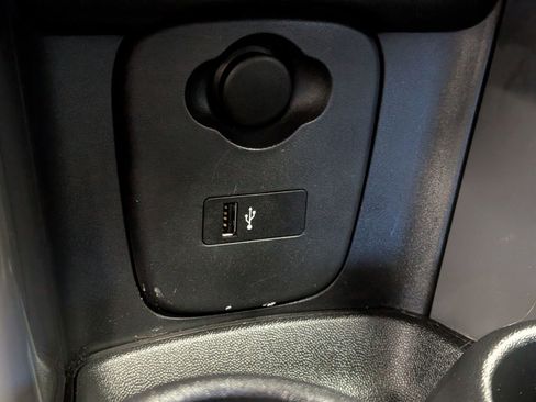 Used 2020 MINI Cooper 4-Door Hardtop w/ Storage Package image 21