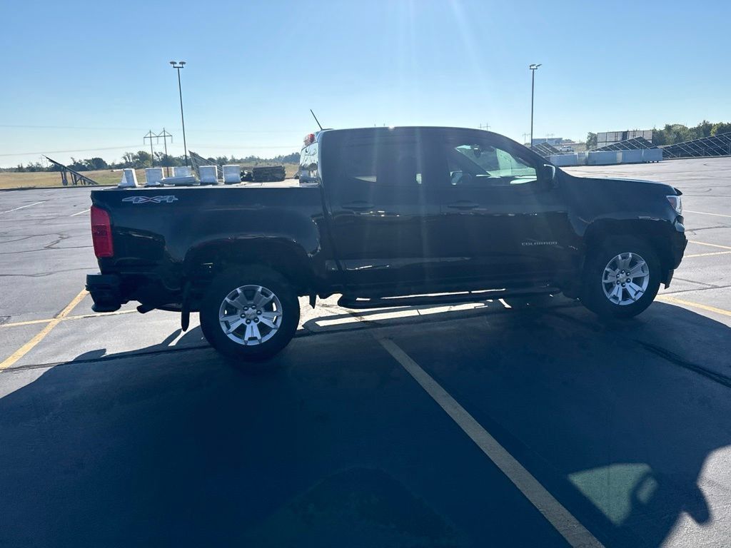 Used 2022 Chevrolet Colorado LT AWD/4WD image 11