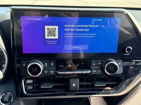 Used 2023 Toyota Highlander XLE image 30