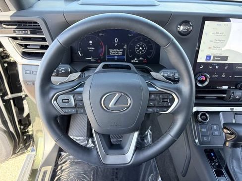 Used 2025 Lexus GX 550 w/ Cold Area Package AWD/4WD image 10