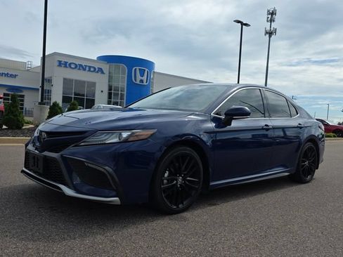 Used 2023 Toyota Camry XSE FWD image 7