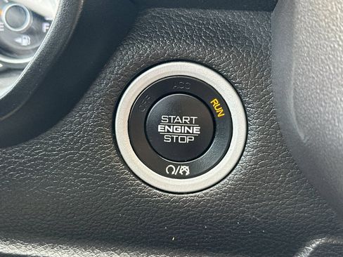 Used 2021 RAM 1500 Big Horn RWD image 28