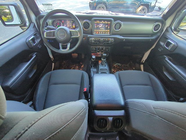 Used 2022 Jeep Wrangler Unlimited Rubicon 4xe w/ Cold Weather Group AWD/4WD image 30