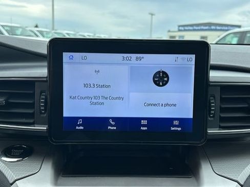 Certified 2022 Ford Explorer XLT w/ Equipment Group 202A image 22